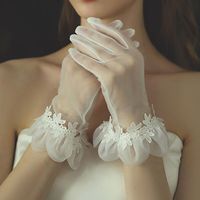 赫本风婚纱复古白色，短款配手套
