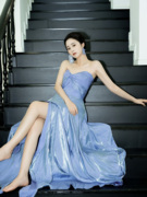 法式高级感气质抹胸连衣裙子蓝色敬酒服订婚礼服轻奢高端新娘晨袍