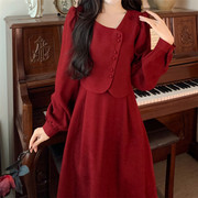 法式复古酒红色长裙子女秋冬大码遮肚显瘦小众设计感假两件连衣裙