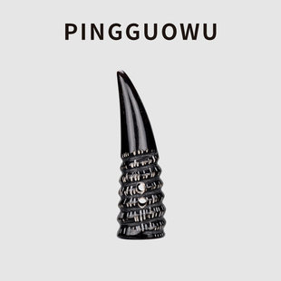 pingguowu日本进口天然黑色牛角螺纹，雕刻两孔女大衣粗旷貂皮扣子