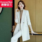 高级感白色小西装外套女春秋流行韩版气质中长款休闲西服大衣