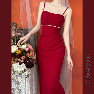 巷里法式复古红色吊带，连衣裙赫本性感修身显瘦轻奢气质小礼服长裙