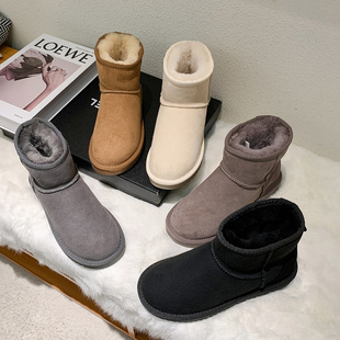 防水雪地靴女冬季短靴子，羊皮毛一体，平底低帮加厚防滑情侣雪地鞋