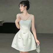 白色重工钉钻法式吊带连衣裙2023春夏季小礼服平时可穿裙子女