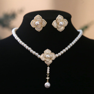 法式复古珍珠项链气质，花朵花瓣锁骨链，新娘颈链婚纱晚礼服宴会配饰