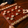 象棋中国象棋儿童实木成人大号，带木质棋盘便携式套装，雕花榉木棋子