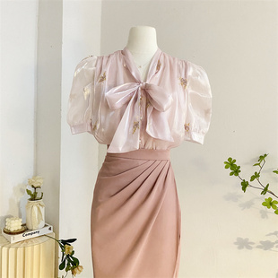 法式气质粉色刺绣系带蝴蝶结衬衫女夏短袖设计感泡泡袖人鱼姬上衣