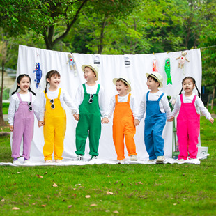 儿童演出服纯棉彩色背带裤长袖亲子，舞蹈服孩子的天空运动会班服