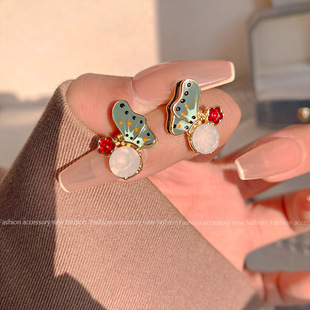 法式油画风个性气质蝴蝶耳钉，复古高级感耳环镶钻小巧时尚网红耳饰