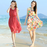 夏季无袖雪纺连衣裙波西米亚中，长款海边度假收腰显瘦波点沙滩裙女