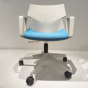 简约现代会议室办公椅子白色塑料教室培训椅创意升降电脑椅会客椅