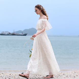 女白色荷叶一字肩沙滩连衣裙飘逸仙气法式高级感蕾丝海边度假长裙
