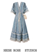 2024波西米亚度假风连衣裙，女夏季氛围感蓝色，v领刺绣海滩长裙