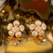 太府珠宝18K金镶钻钻石立体花朵耳拍个性设计富贵花朵耳饰K黄耳钉