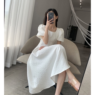 白色连衣裙女2024夏方领法式收腰显瘦气质，泡泡袖长裙子伴娘服