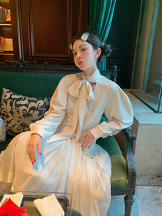 lerouge周美美(周美美)不易皱的南法精致蝴蝶结，自由绑带不规则下摆衬衫