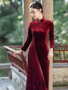暗红色旗袍奥黛裙2024年秋冬中老年金丝绒秋款复古长袖妈妈装