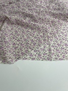 E704白色底紫色小碎花印花雪纺布头优雅柔软垂坠透气裙子上衣面料