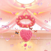 婚房布置套装卧室拉花情侣，客厅男方温馨花瓣粉色雨丝亮片背景新房