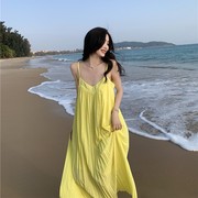 连衣裙2024夏季黄色沙滩吊带裙子气质时尚宽松薄款v领长裙潮