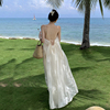 三亚度假海边拍照沙滩长裙法式吊带白色连衣裙仙女旅游海滩夏