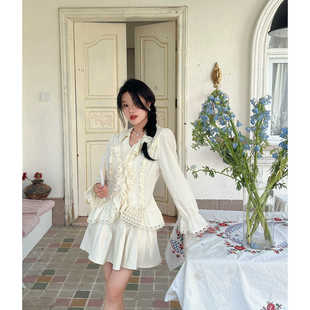 吴宝珠 法式复古宫廷风精致重工蕾丝木耳边花边白衬衫设计感上衣