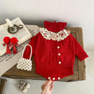ins风婴幼儿衣服洋气红色背带裤套装一岁女宝宝针织吊带哈衣开衫