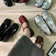 法式漆皮玛丽珍小皮鞋，2023夏季韩版气质复古圆头浅口平底单鞋