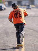 vansave时尚橙色滑板运动t恤复古圆领，男士短袖透气个性24年