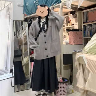 2023秋季韩版复古灰色针织毛衣+长袖衬衫+高腰半身裙时尚套装