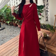 大码女装法式时尚镂空红色连衣裙秋冬高级感修身遮肚子长裙子