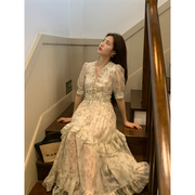 zhuyiyi2023夏季复古法式v领米色碎花连衣裙，女高级气质长裙