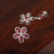 承悦 定制18K金粉色蓝宝石花朵耳夹 不对称耳钉时尚轻奢珠宝耳环