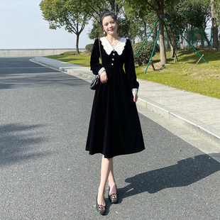 法式赫本风黑色金丝绒连衣裙，女2024春秋装高级感气质显瘦裙子