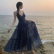夏季吊带露背长裙修身显瘦雪纺，碎花大摆连衣裙海边度假沙滩裙
