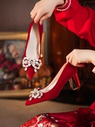 红色高跟鞋婚鞋粗跟新娘鞋女中式秀禾服结婚鞋，小众高级感2024