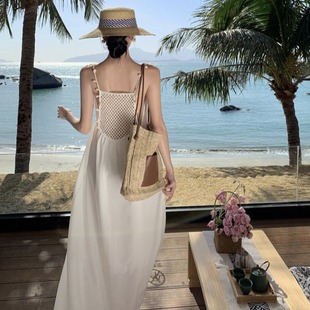 法式浪漫吊带连衣裙三亚海边仙女裙白色镂空露背沙滩长裙宽松飘逸