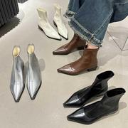 尖头欧美短靴女2024秋冬女靴子，时装粗跟瘦瘦靴小众设计马丁靴