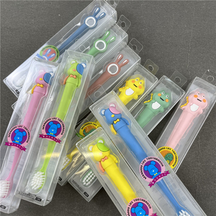 供日本!萌趣可爱立体硅胶手柄，细软毛牙刷，3-12岁小孩清洁儿童牙刷