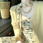 韩系早春穿搭配吊带裙宽松外穿软糯小个子短款黄色针织开衫外套女