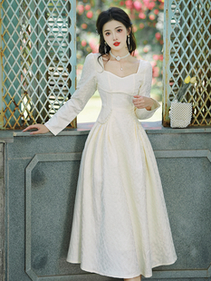 复古宫廷风时尚纯色长袖连衣裙高级感穿搭晚会礼服领证订婚小白裙