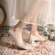 水晶平底婚鞋孕妇可穿新娘鞋女秀禾主婚纱两穿婚礼不累脚粗跟单鞋