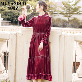 国际大牌秋天的连衣裙酒红色，长袖垂坠感气质，真丝绒复古洋气