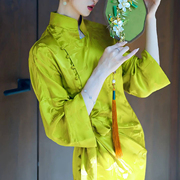 新中式旗袍女士唐装晨拍旗袍礼服黄色宽松系带新娘晨袍女芥末绿