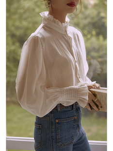 2024春季设计感小众白色立领，木耳边衬衫，女法式复古灯笼袖打底上衣