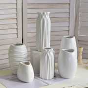 现代简约白色陶瓷小花瓶北欧客厅水养干花，插花餐桌水培装饰品摆件