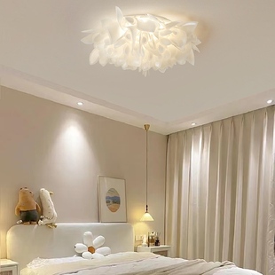 花瓣卧室吸顶灯网红ins设计师，款浪漫温馨简约现代轻奢客厅吊灯具