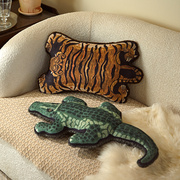偏爱集美式复古抱枕设计师动物形状靠垫抱枕创意2024沙发靠枕