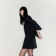 AtelierMissLu设计师品牌飘带开口云朵袖V领宽松连衣裙