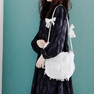 原创小众黑白蕾丝纱珍珠链lolita斜挎包单肩包气质时尚复古蝴蝶结